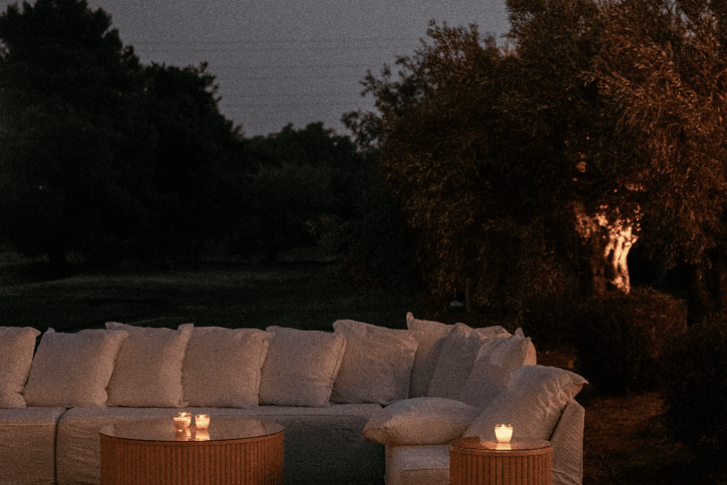 Linen sofa, white - Image 0
