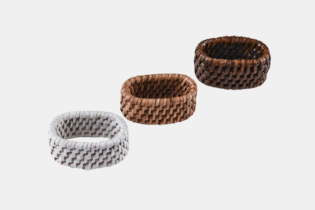 Brown rattan napkin rings - Image 2