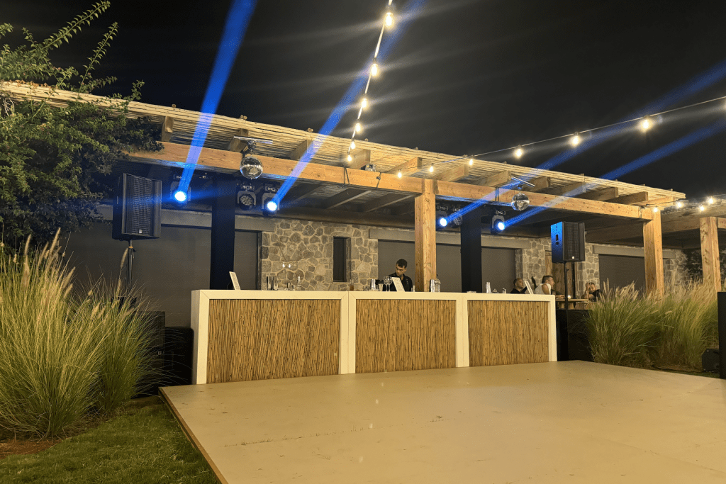 White wooden bar (with custom façade) - Image 4